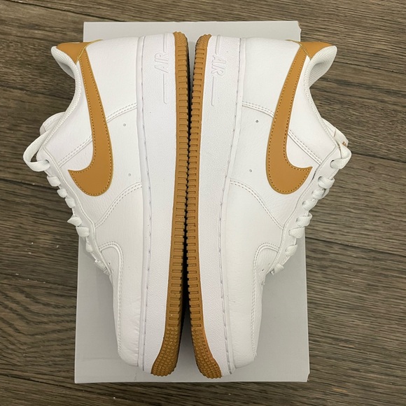 Nike Air Force 1 - Picture 4 of 11